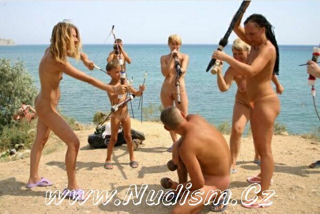 [Image: 1380545969_games-nudists.jpg]