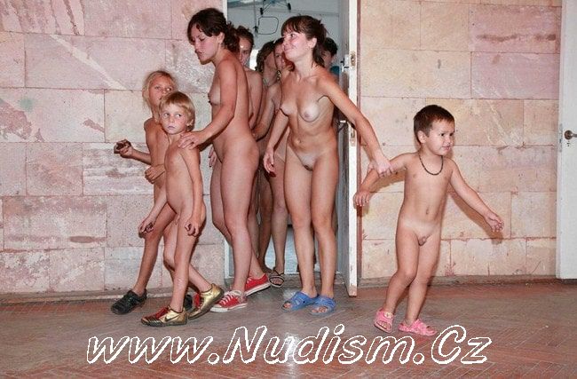 [Image: 1454271974_family-nudism-nudist-family-e...tures1.jpg]