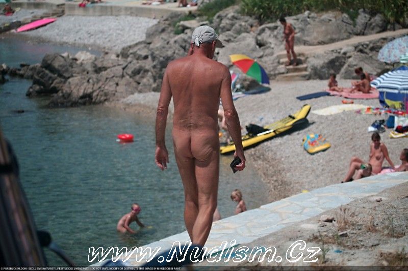 [Image: 276696446_boy-girls_nudist_shore_walking.jpg]