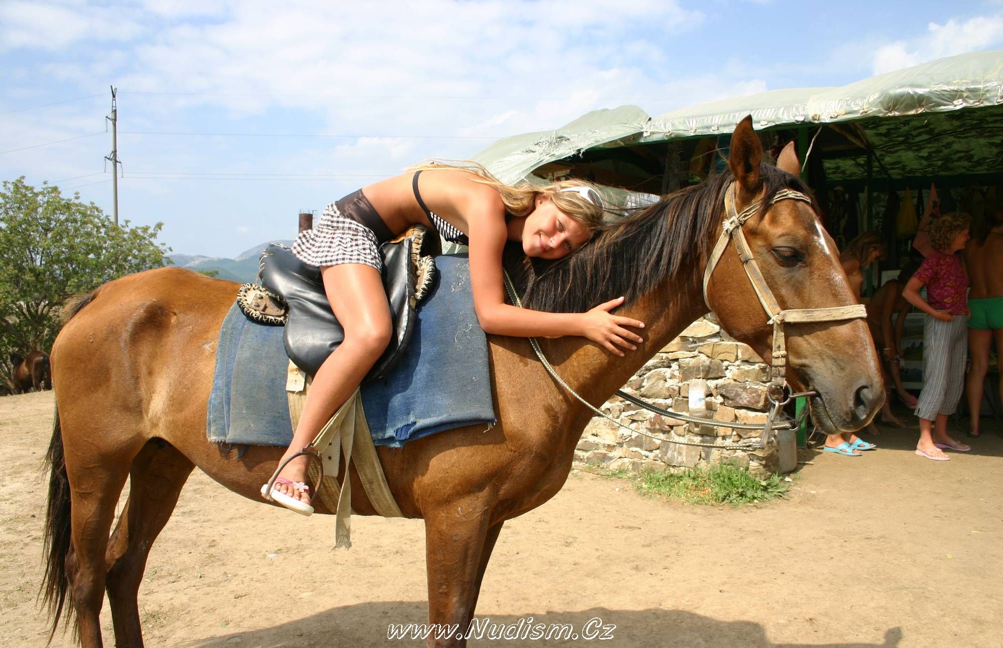 [Image: Horses-Close-and-Personal-Purenudism-Photos-1.jpg]