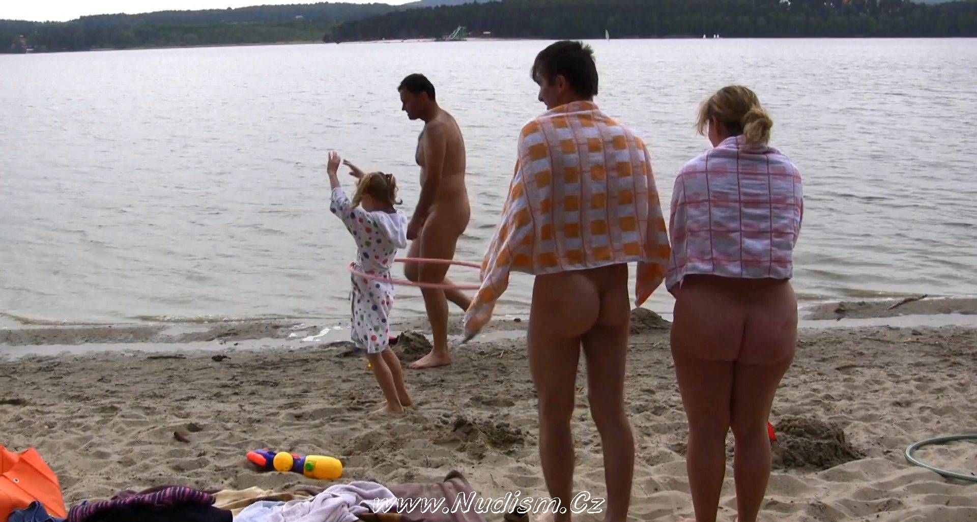 [Image: Nudists-Family-Naturist-Sport-Medley-1-2.jpg]