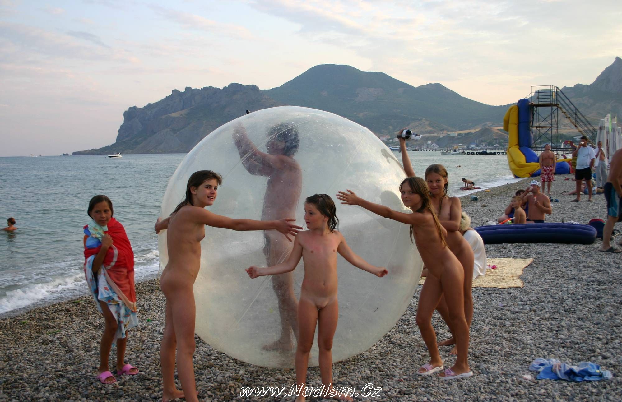 [Image: Pure-Nudism-Images-Walk-on-the-Beach-Balloon-2.jpg]