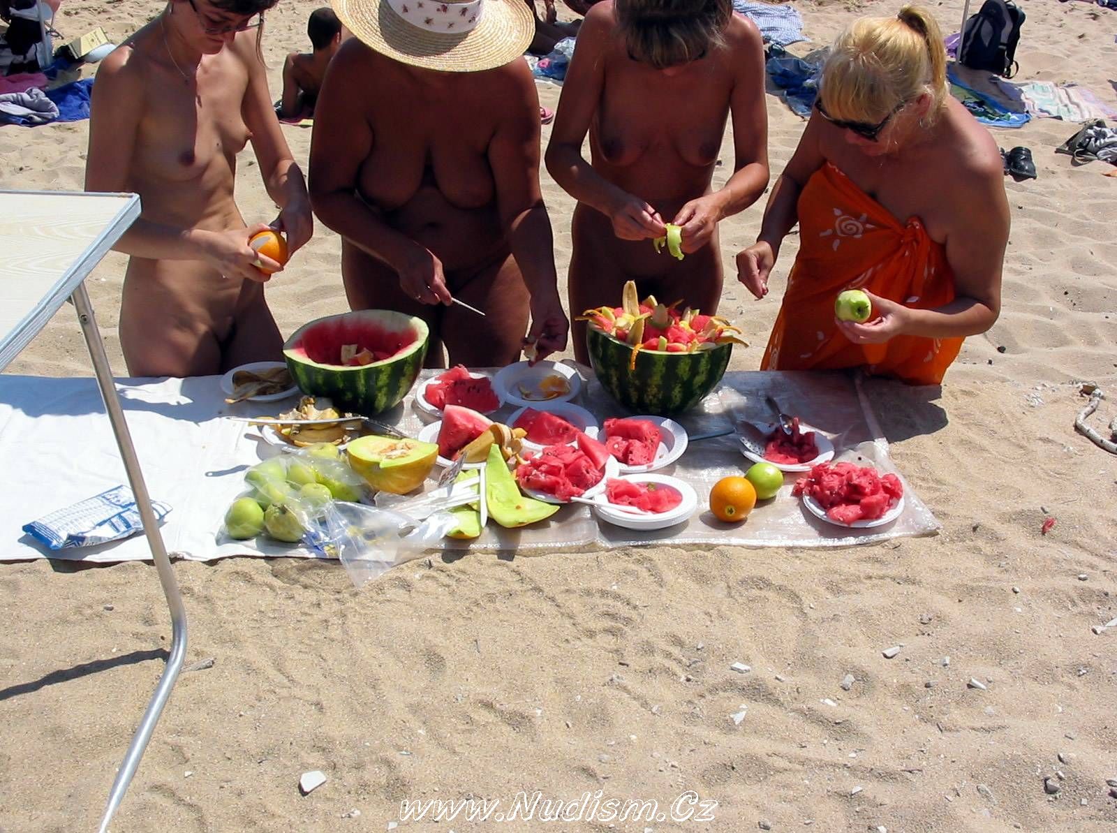 [Image: Pure-Nudism-Pics-Bulgarian-Sandy-Paint-Over-3.jpg]