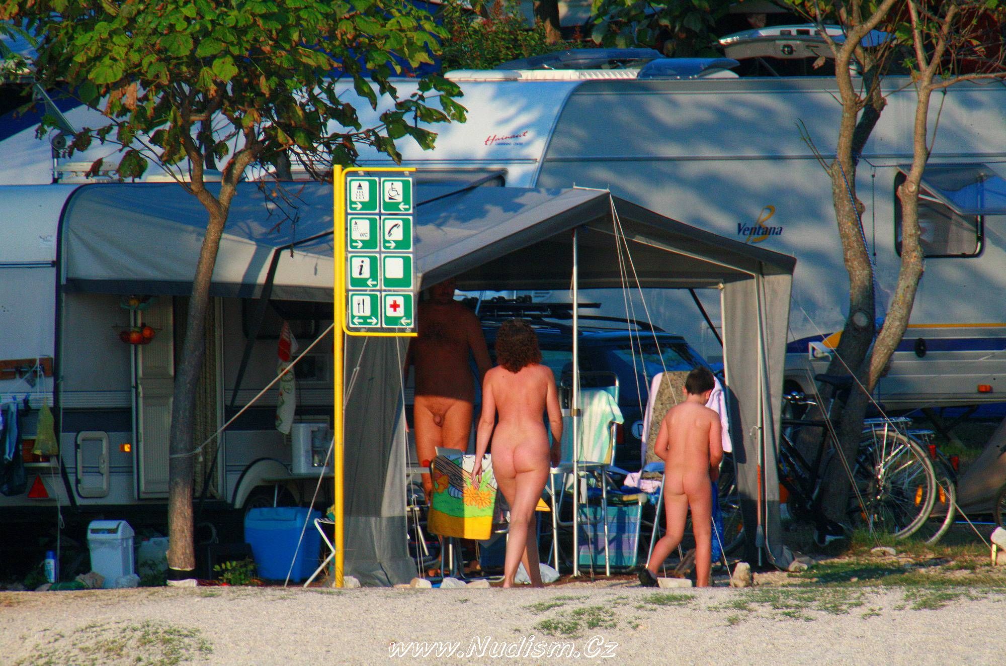 [Image: Ula-FKK-Camping-Sites-Pure-Nudism-Pics-2.jpg]